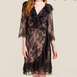 FRANCESCA’S Kaylee Lace Wrap Dress